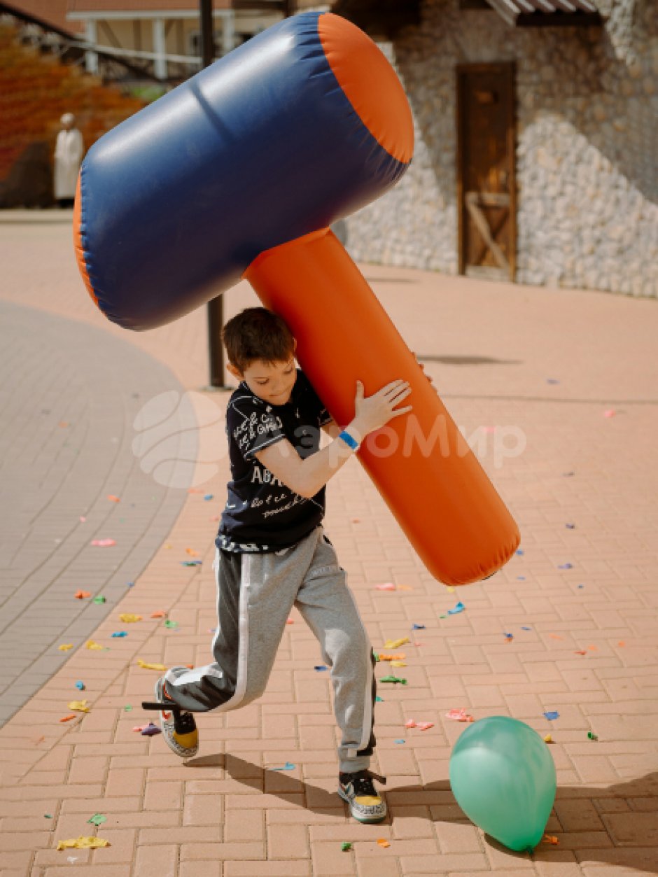 Гигантский молоток для игр на ловкость и скорость