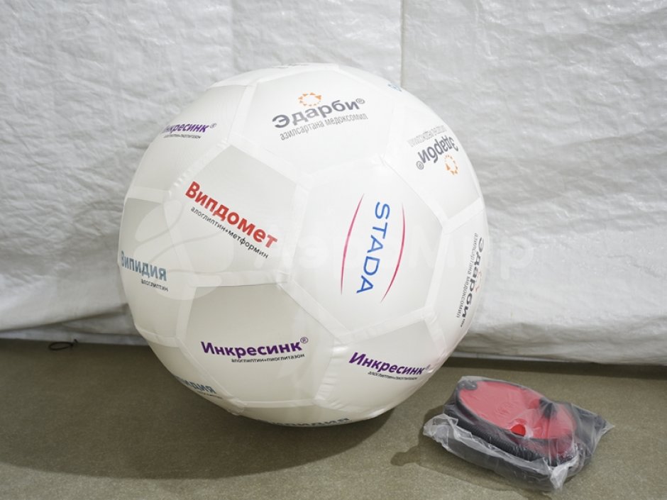 Надувной гигантский футбольный мяч