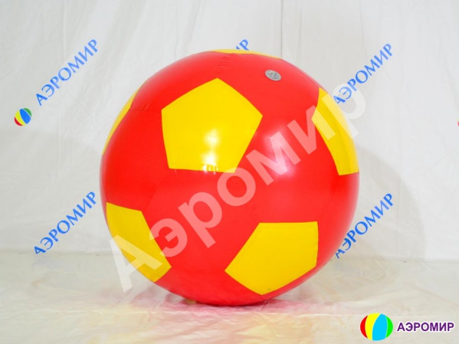 Гигантский футбольный мяч