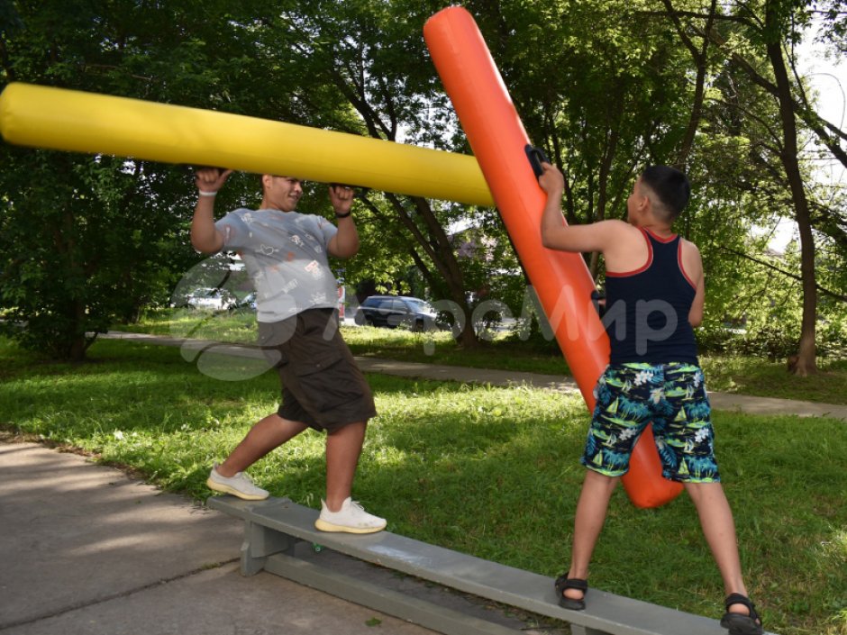 Командный игровой реквизит Бабука — надувная дубина для забав и состязаний