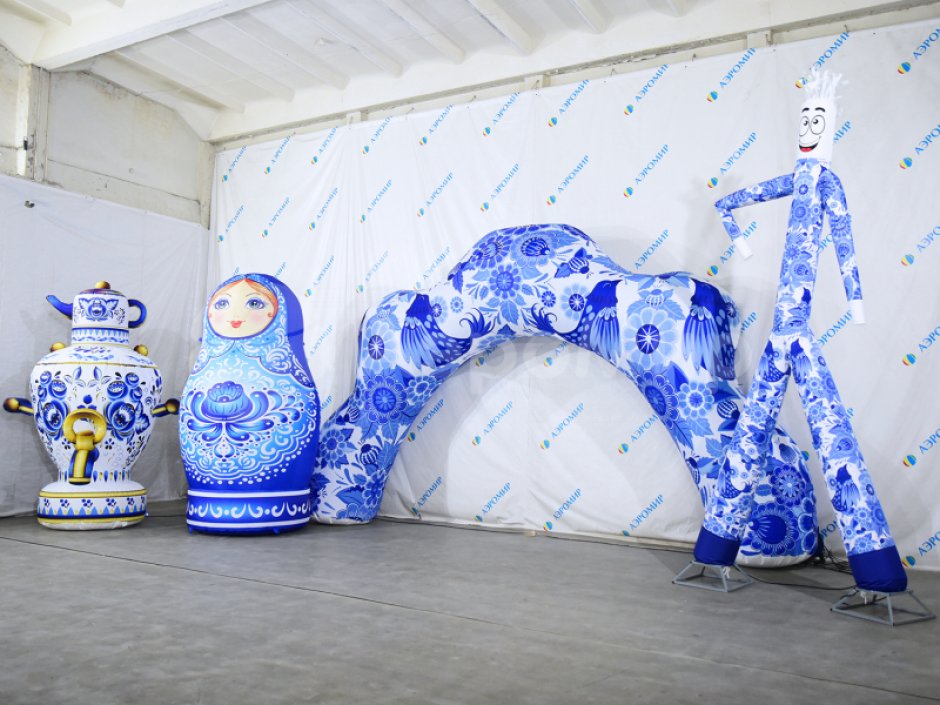 Аэромен Хохлома — яркий орнамент, на одной или двух ногах