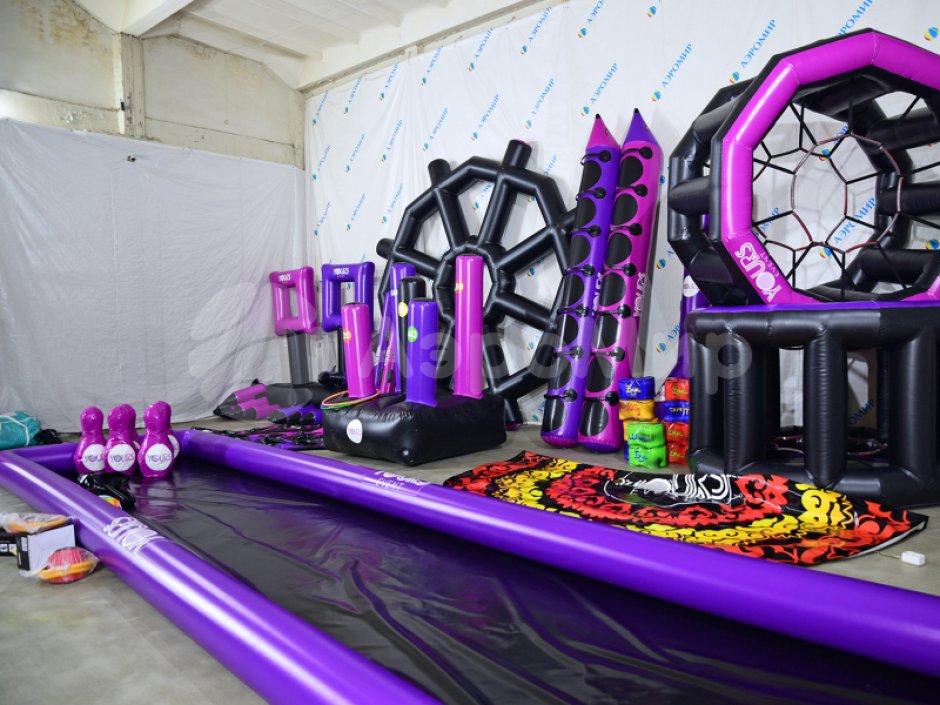 Гигантский боулинг — надувное игровое поле и мягкие кегли больших размеров