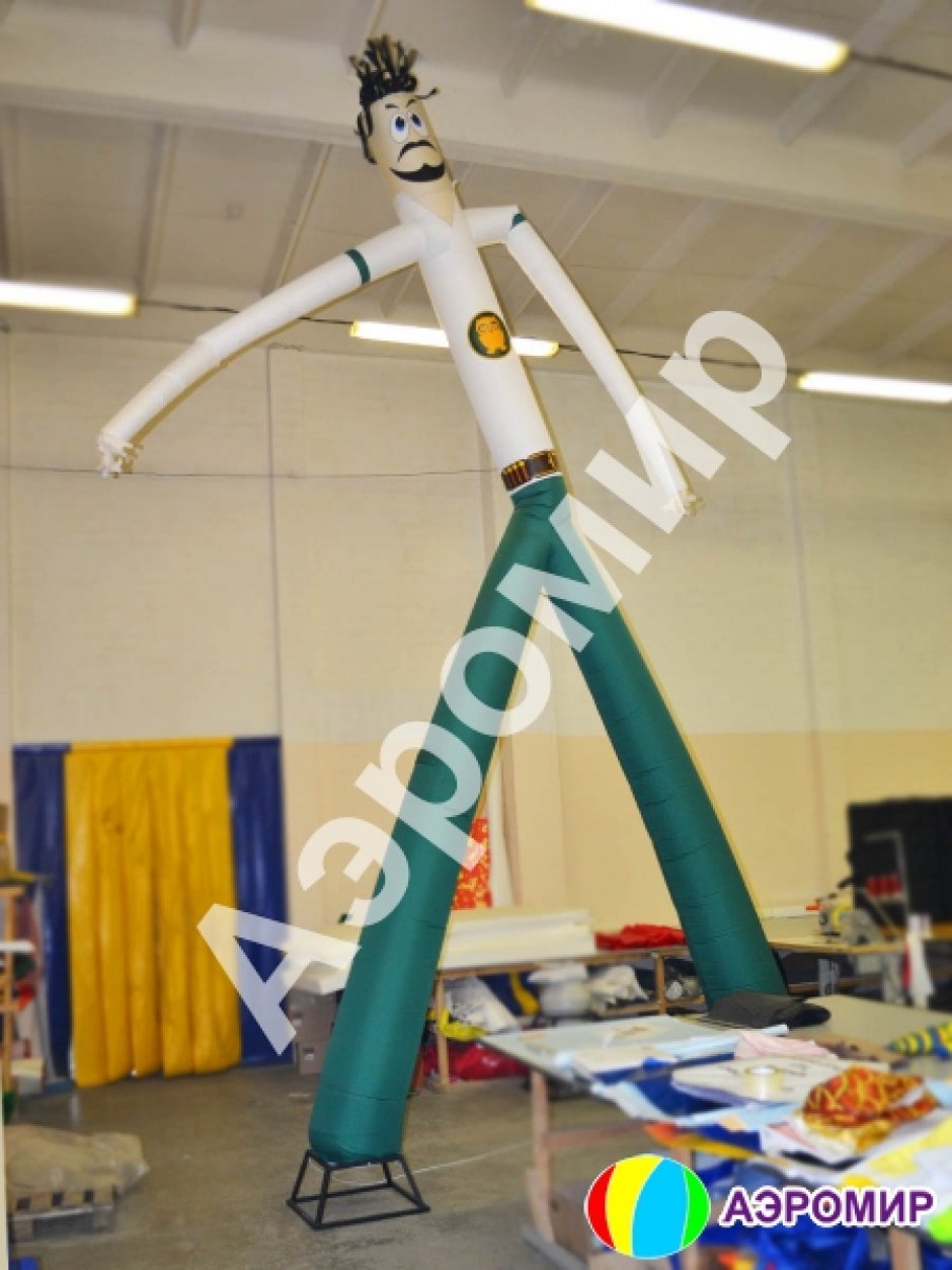 Надувная фигура на двух ногах