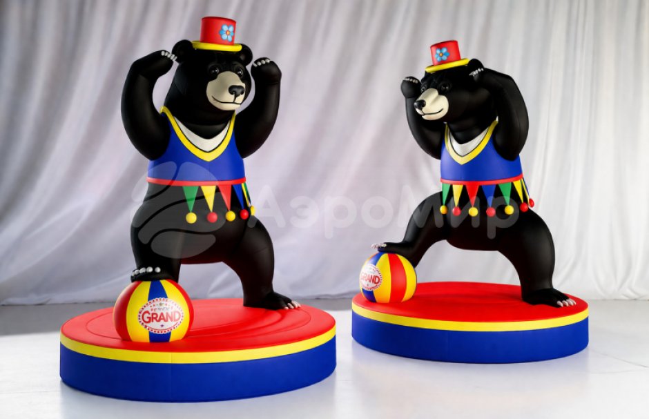 Надувной мишка с Мячом