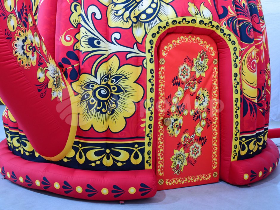 Надувной чайник-дом — для праздников, выставок и торговли