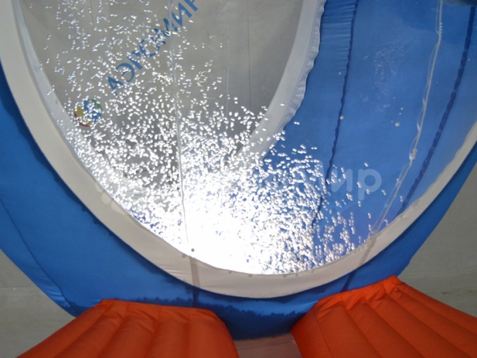 Надувной Пингвин — надувная фигура Пингвина с невероятным эффектом снега и яркой подсветкой