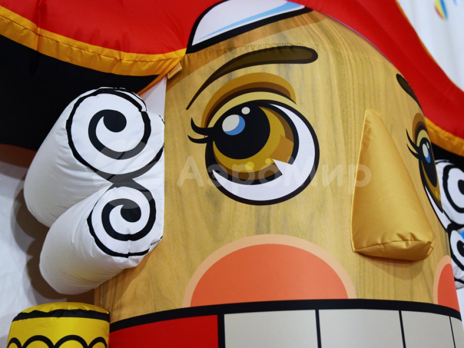 Надувной Щелкунчик