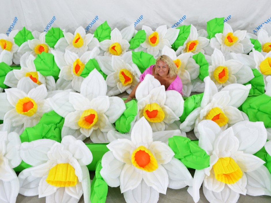 Нарцисс с раскрытием