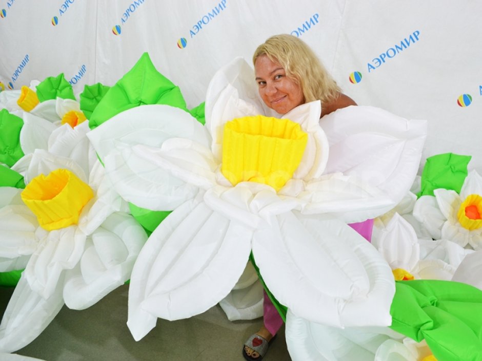 Нарцисс с раскрытием