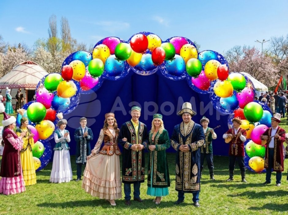 Надувная сцена Веер с шариками — праздничное оформление