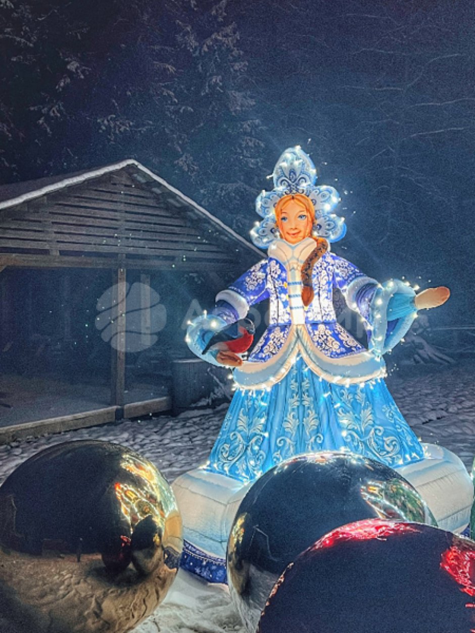 Надувная Снегурочка Эксклюзив — новогодняя фигура с высокой детализацией