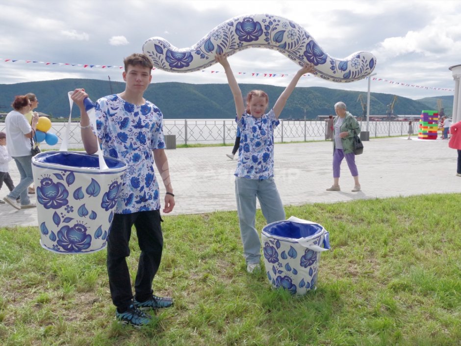 Коромысло надувное гжель