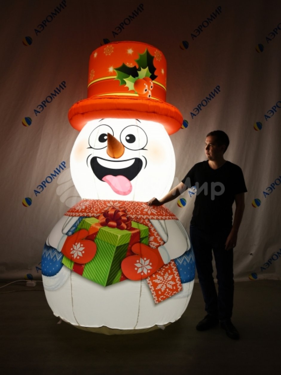 Надувной Снеговик в шляпе — новогодняя фигура для улицы с подсветкой