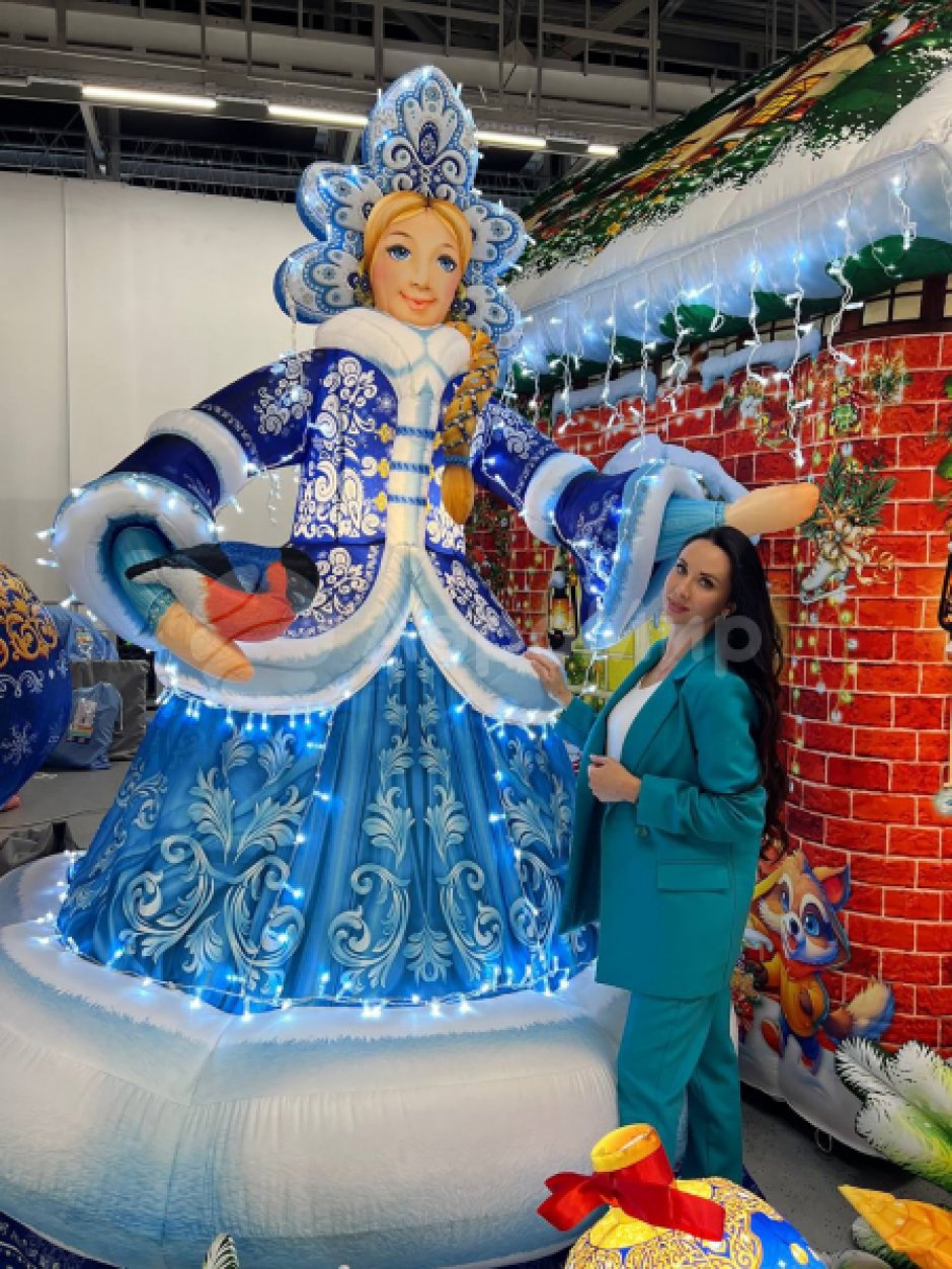 Надувная Снегурочка Эксклюзив — новогодняя фигура с высокой детализацией