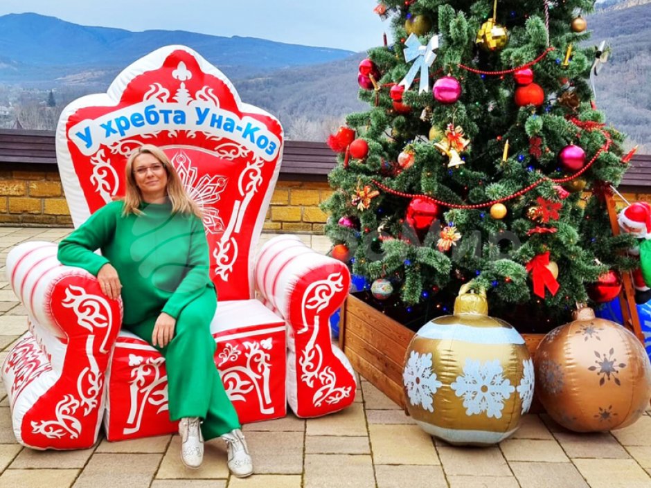 Сказочный трон Деда Мороза