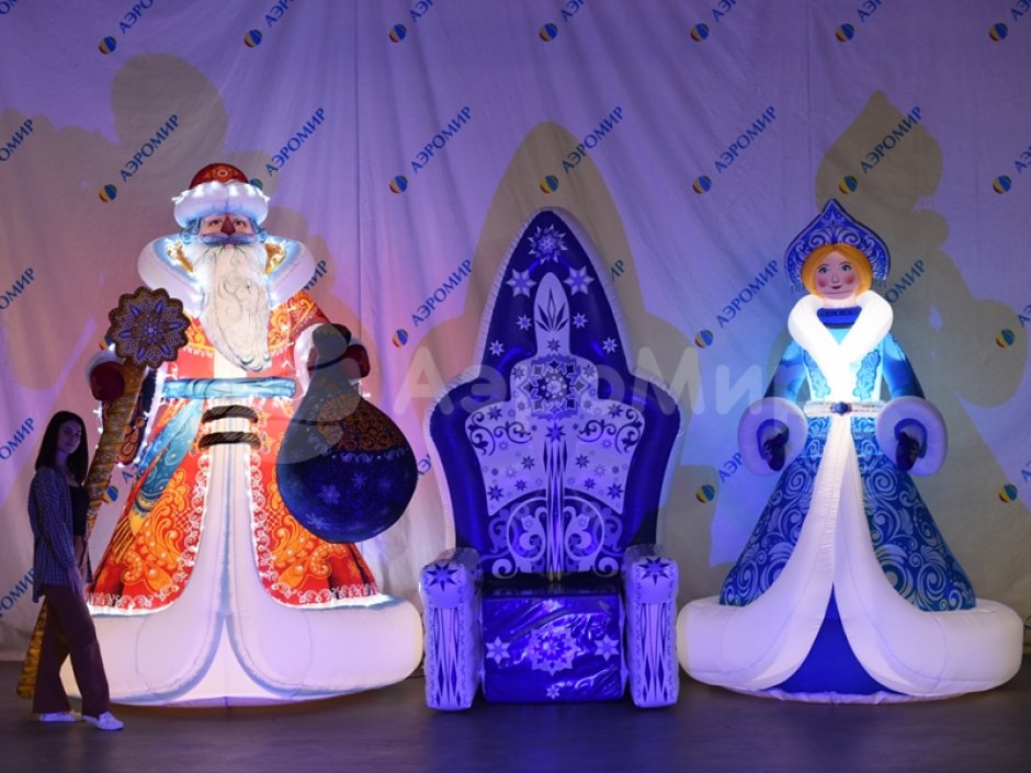 Надувной трон Деда Мороза для фотозоны