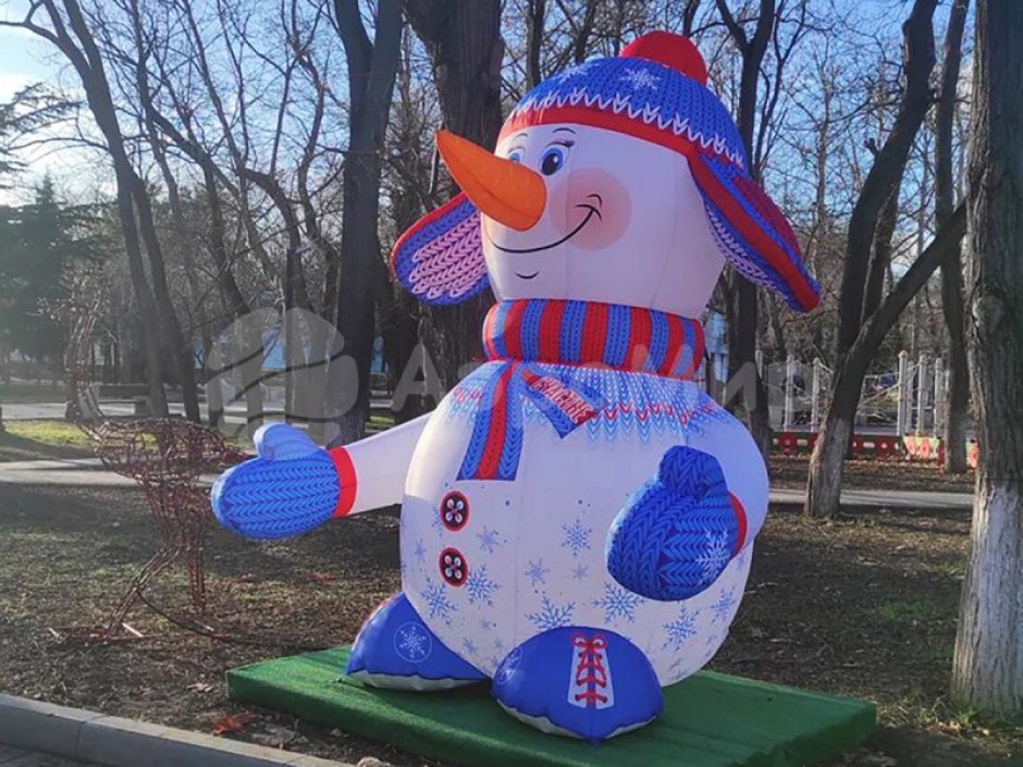 Надувной снеговик Стандарт 2.0 для улицы с подсветкой