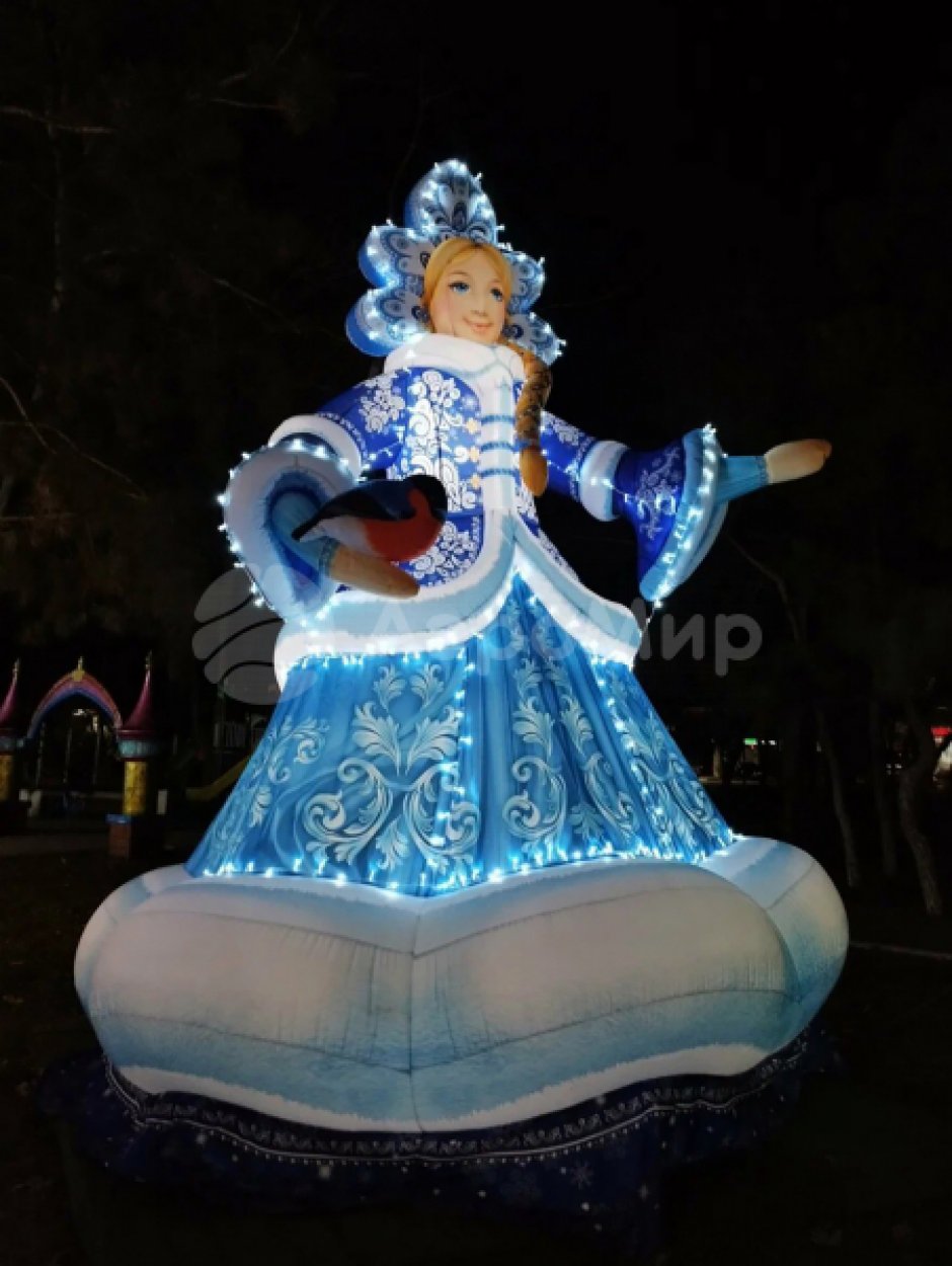 Надувная Снегурочка Эксклюзив — новогодняя фигура с высокой детализацией