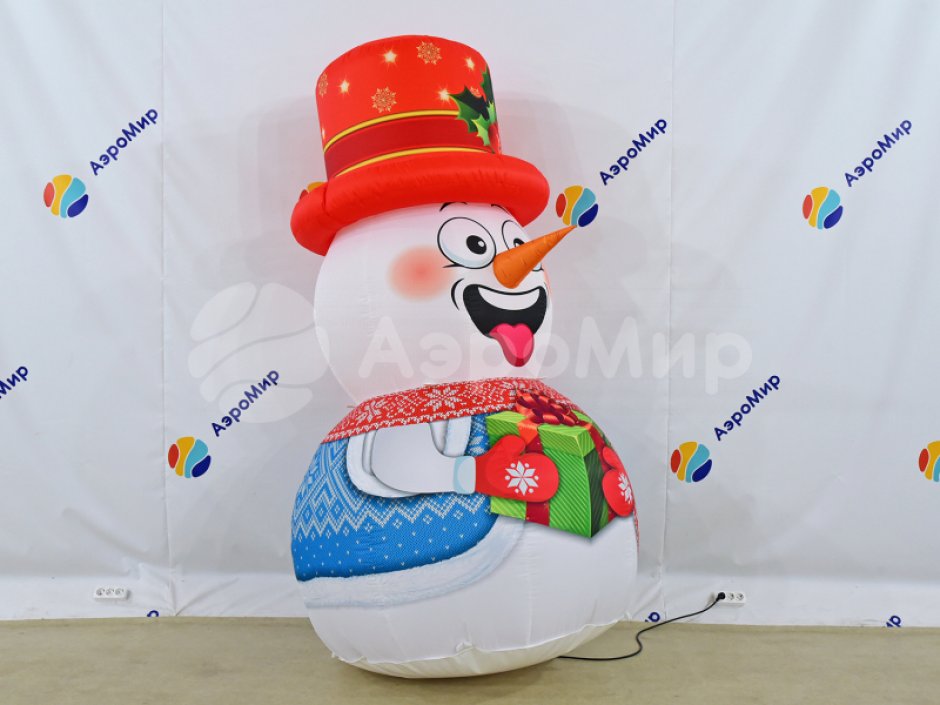 Надувной Снеговик в шляпе — новогодняя фигура для улицы с подсветкой