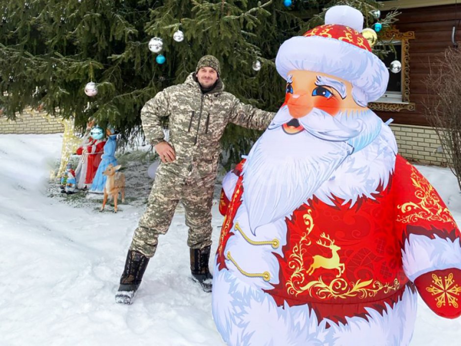 Надувной Дед Мороз Лайт 2.0 для улицы с подсветкой