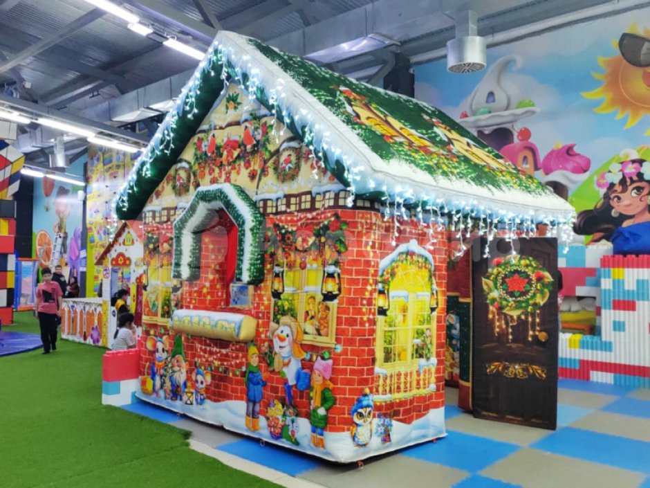 Сказочный надувной Домик Деда Мороза