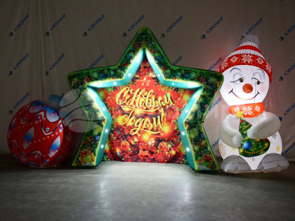 Надувной Снеговик с ёлкой — большая уличная фигура с подсветкой
