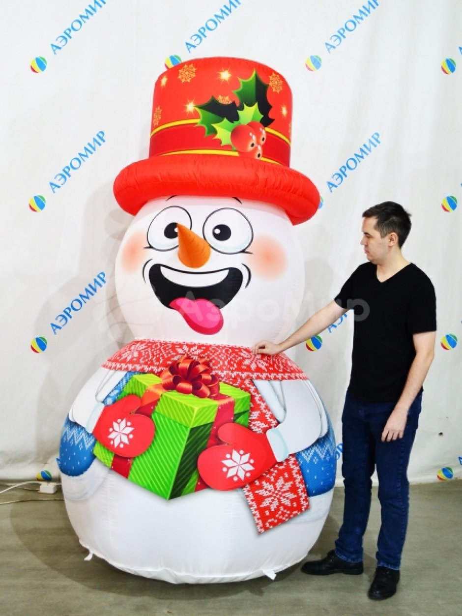 Надувной Снеговик в шляпе — новогодняя фигура для улицы с подсветкой