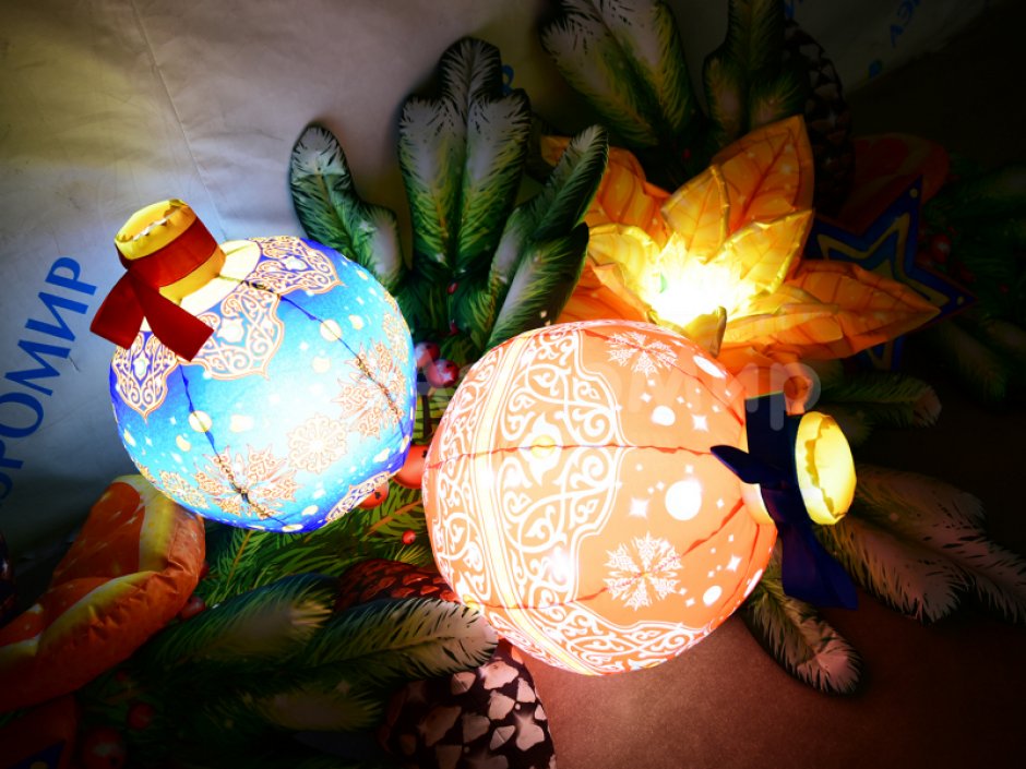 Гирлянда новогодняя — надувная декоративная