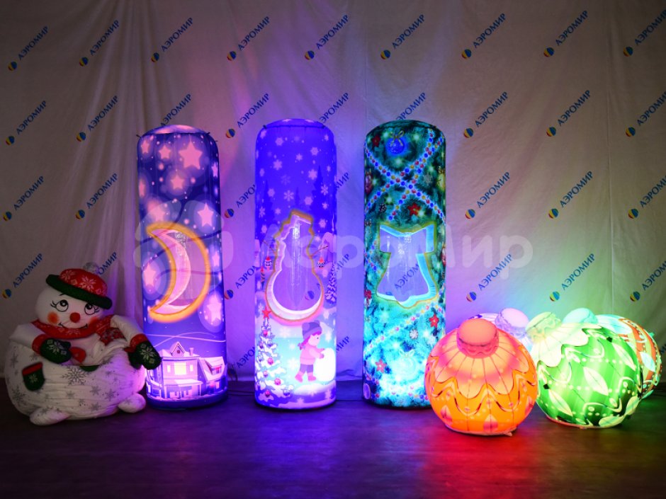 Новогодняя колонна — надувной световой столб