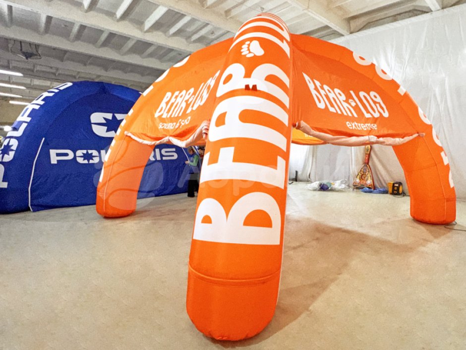 Палатка надувная на опорах с брендированием