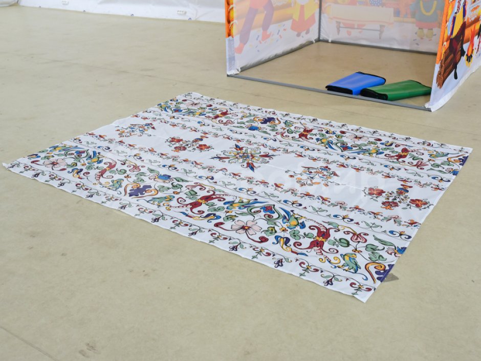 Металлокаркасная палатка с декором