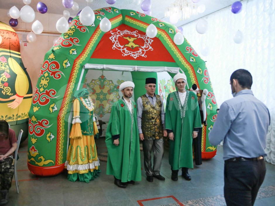 Рекламные палатки и торговые шатры