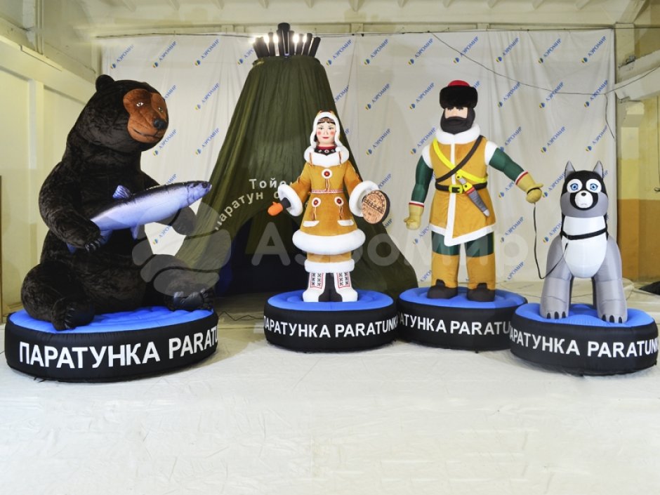 Медведь с рыбой — надувная фигура для промо и праздников