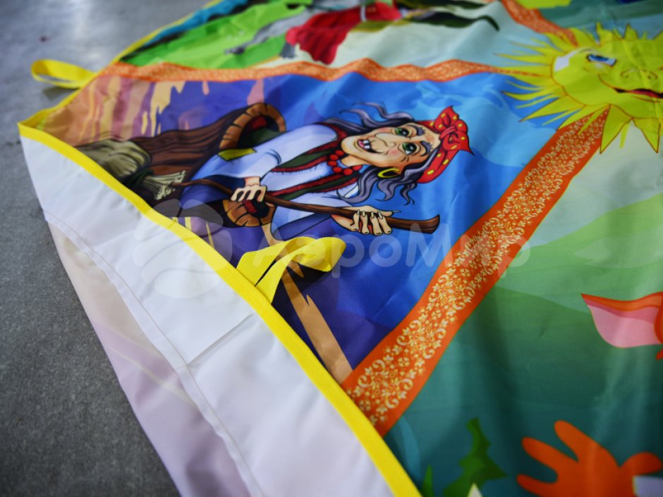 Игровой парашют — реквизит для командных игр, тимбилдинга и аниматоров