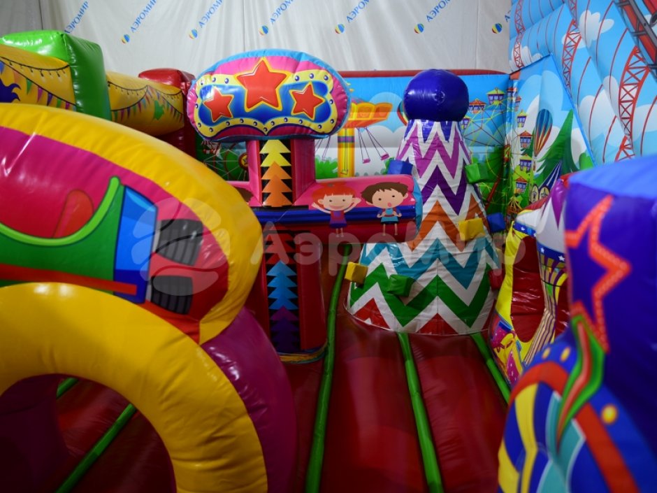 Надувной батут Парк развлечений площадью 56 м²