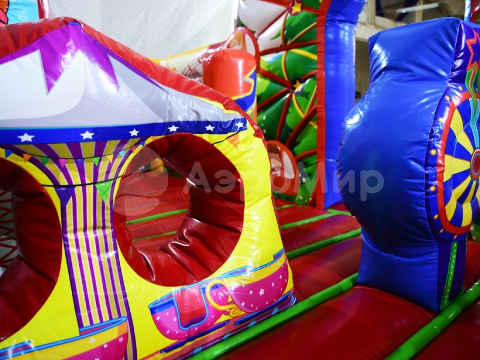Надувной батут Парк развлечений площадью 56 м²
