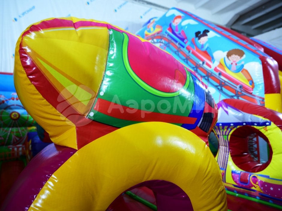 Надувной батут Парк развлечений площадью 56 м²