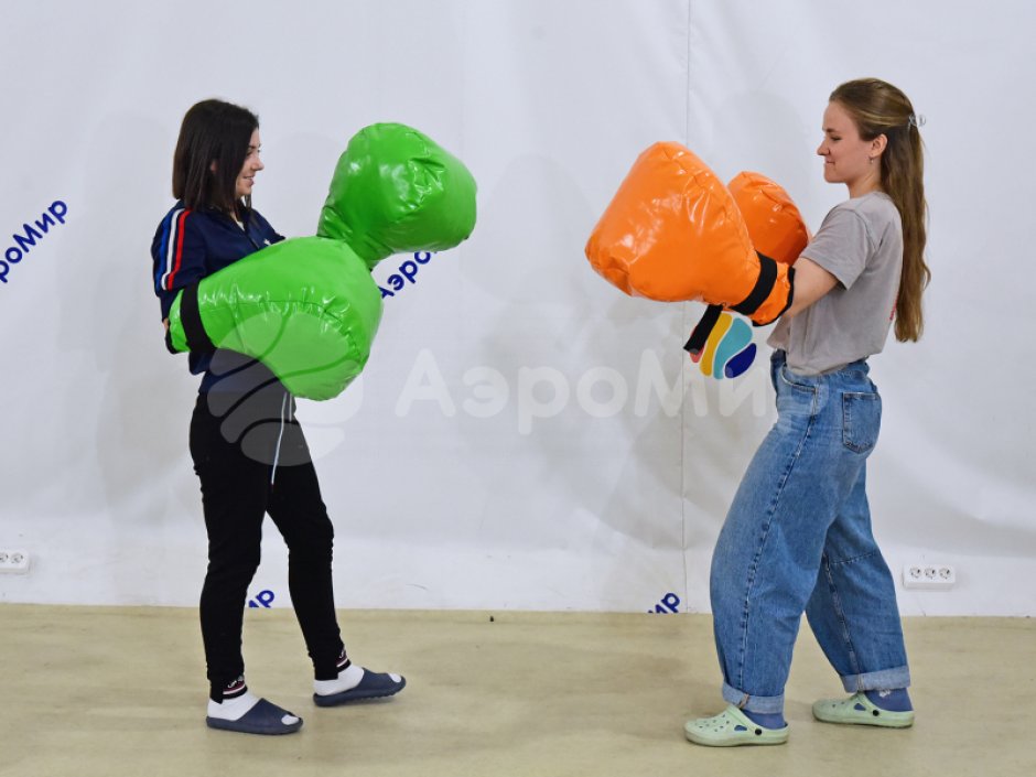 Гигантские перчатки — для шуточных боев, игр и развлечений детей и взрослых