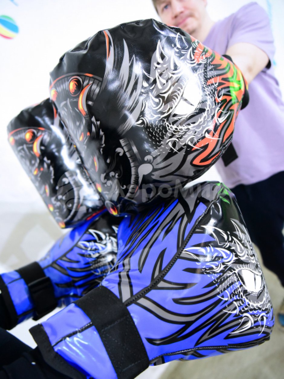 Гигантские перчатки — для шуточных боев, игр и развлечений детей и взрослых