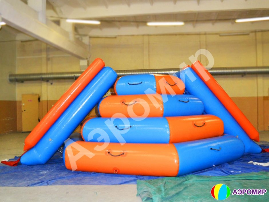 Надувная Пирамида для водного аттракциона