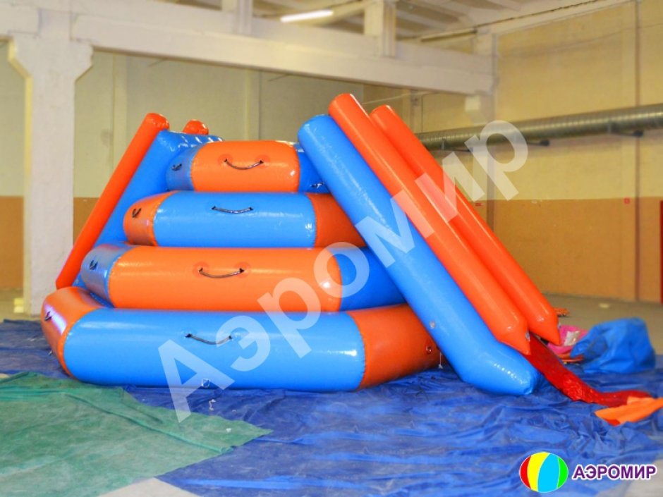 Надувная Пирамида для водного аттракциона