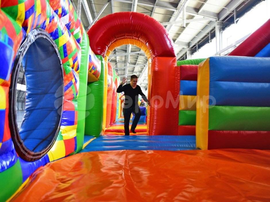 Планета лего — большой надувной парк