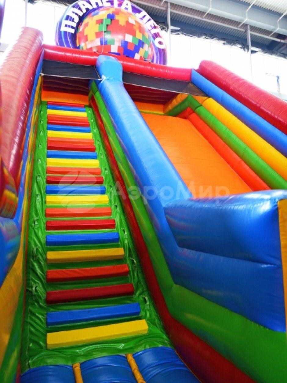 Планета лего — большой надувной парк