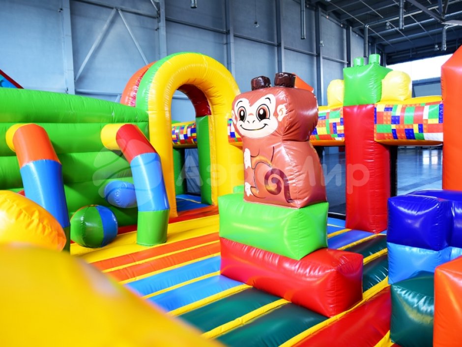 Планета лего — большой надувной парк