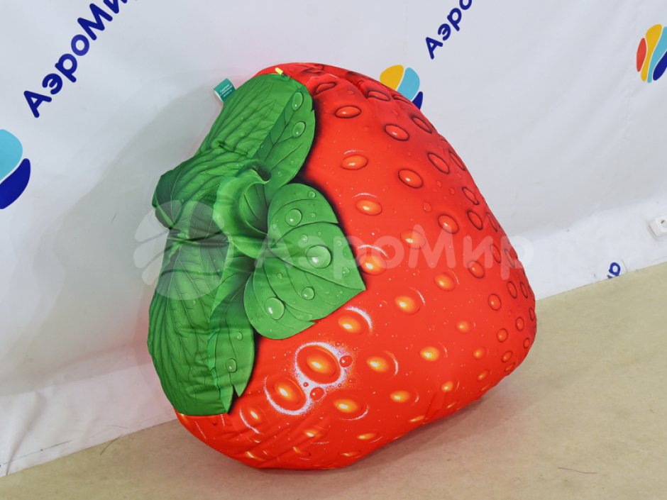 Клубника-подушка — яркий и легкий реквизит для шоу, игры и развлечений