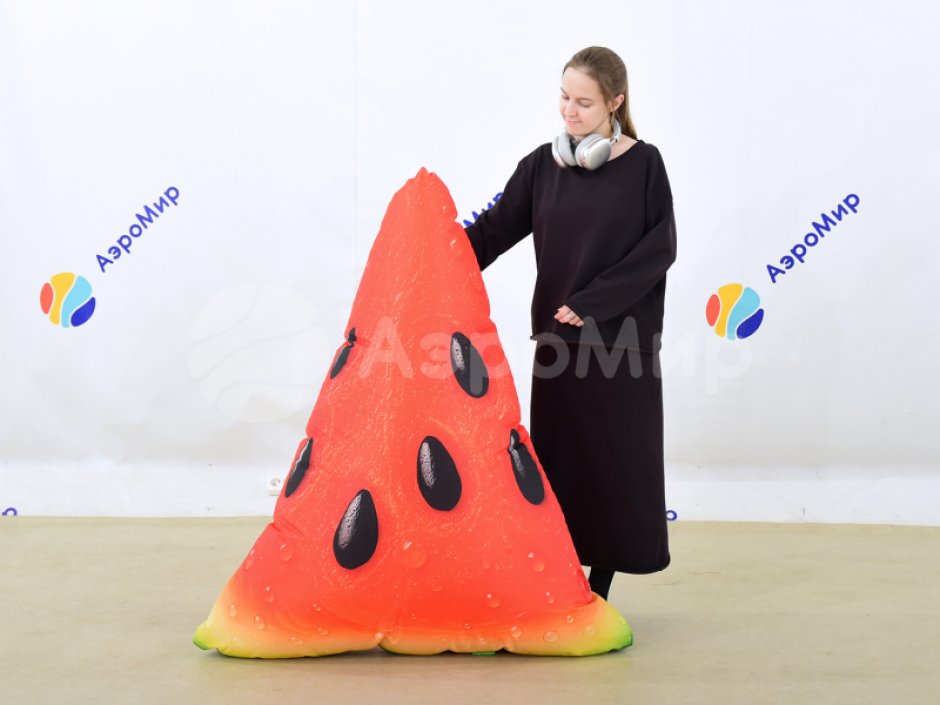 Треугольник-подушка — яркий и легкий реквизит для шоу, игры и развлечений