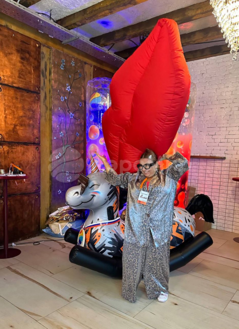 Губы-подушка