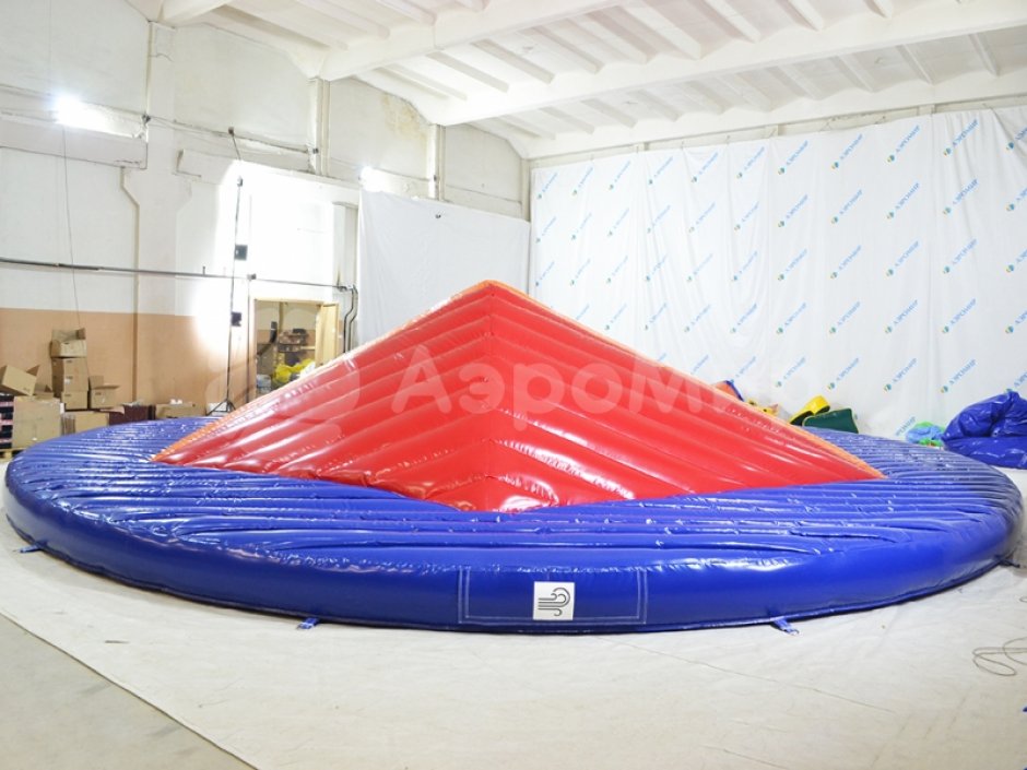 Надувная подушка приземления для парашютистов с мишенью по центру