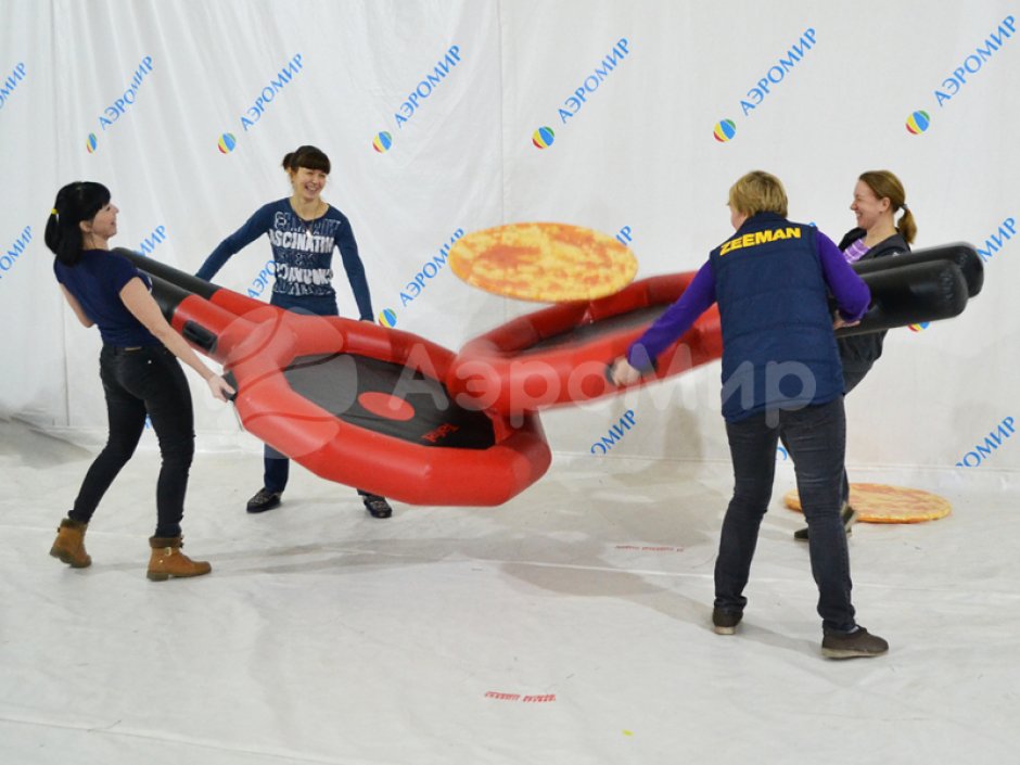 Командная забава — лови сковородкой