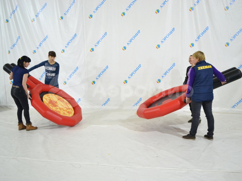 Командная забава — лови сковородкой